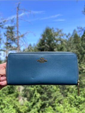 COACH Long Zip-Around Wallet Smooth Calf Leather Blue with Brass/Gold Hardware